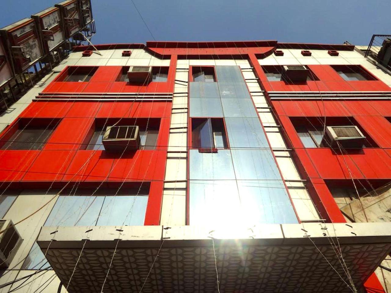 Hotel Milan Deluxe Ню Делхи Екстериор снимка
